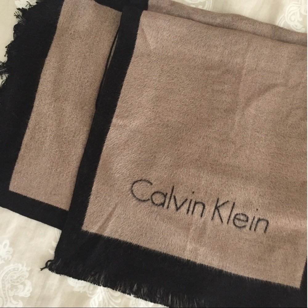 Soft Calvin Klein scarf